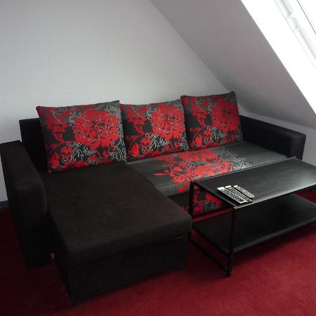Ferienwohnung In Duesseldorf Hassel Екстериор снимка