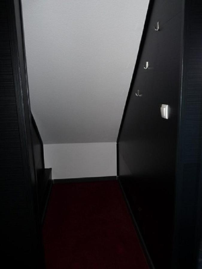 Ferienwohnung In Duesseldorf Hassel Екстериор снимка