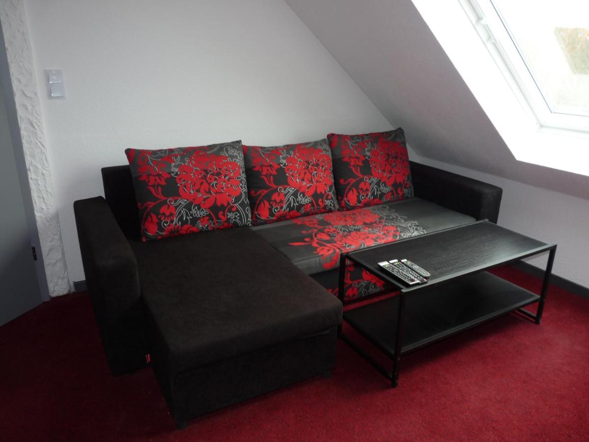 Ferienwohnung In Duesseldorf Hassel Екстериор снимка